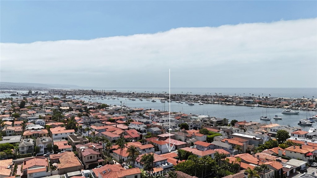 Residential Lease for rent at 129 Via Nice, Newport Beach CA featuring 3 beds and 2 baths