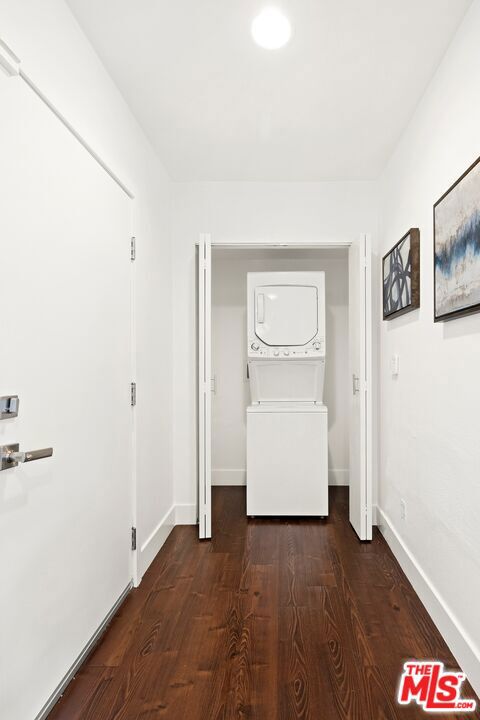 Residential Lease for rent at 8755 Shoreham Drive 101, West Hollywood CA featuring 1 bed and 1 bath