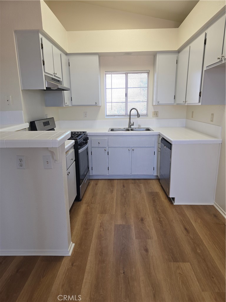 Residential Lease for rent at 21411 Hacienda Boulevard D, California City, Kern County CA featuring 2 beds and 2 baths