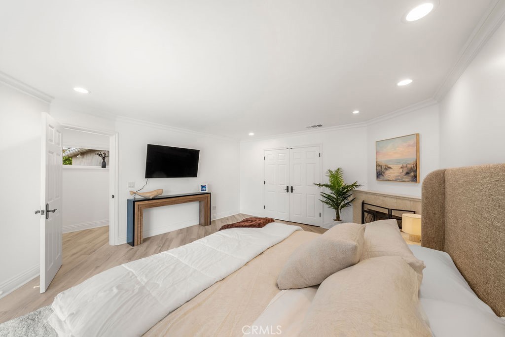 Residential Lease for rent at 1651 Thurston Drive, Laguna Beach CA featuring 3 beds and 4 baths
