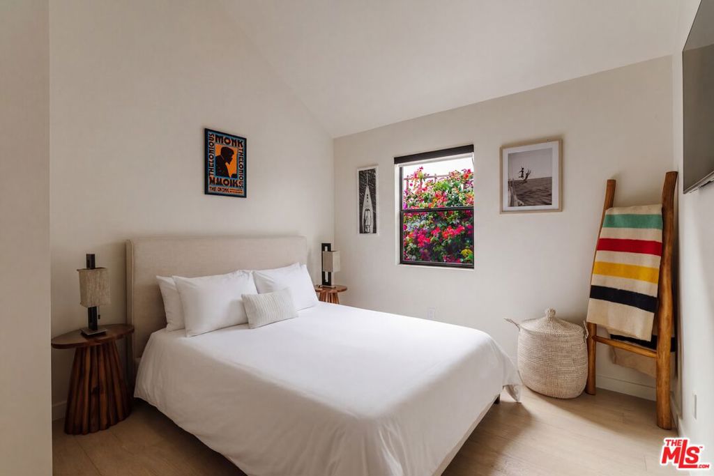 Single Family Residence for sale at 8550 Ridpath Drive, Los Angeles, CA featuring 3 beds and 2 baths