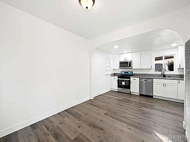 Residential Lease for rent at 2040 Earl Street, San Diego CA featuring 3 beds and 3 baths