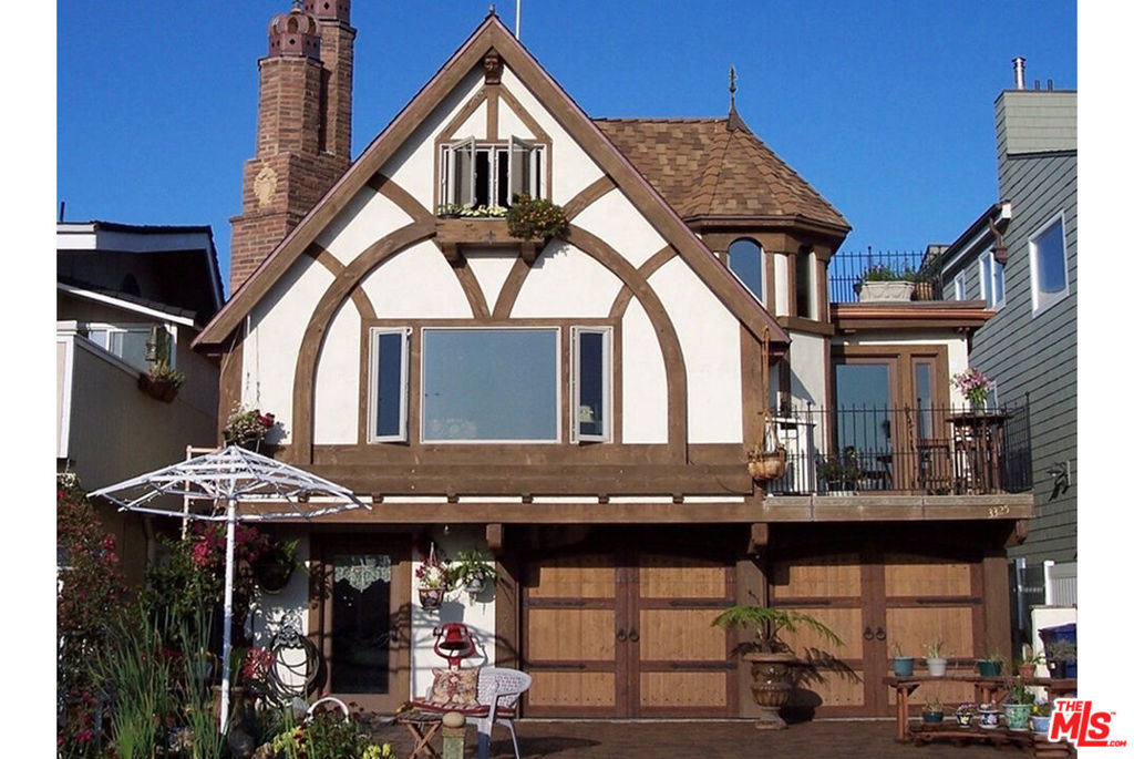 Residential Lease for rent at 3325 Harbor Boulevard 1/2, Oxnard CA and 1 bath