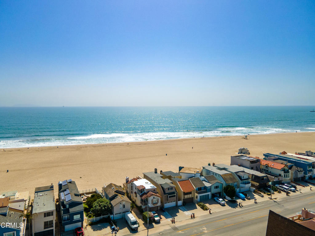 Residential Lease for rent at 305 Ocean Drive, Oxnard CA featuring 5 beds and 4 baths