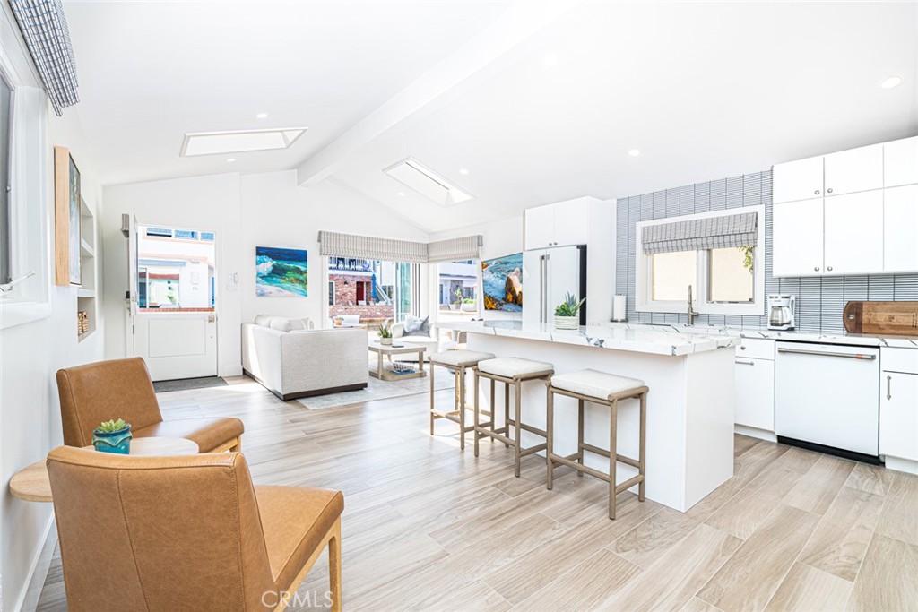 Residential Lease for rent at 117 35th, Newport Beach CA featuring 3 beds and 3 baths