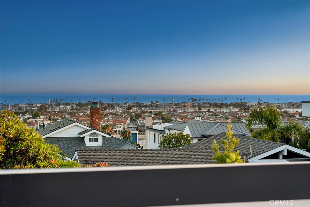 Residential Lease for rent at 1511 Cliff Drive, Newport Beach CA featuring 5 beds and 5 baths