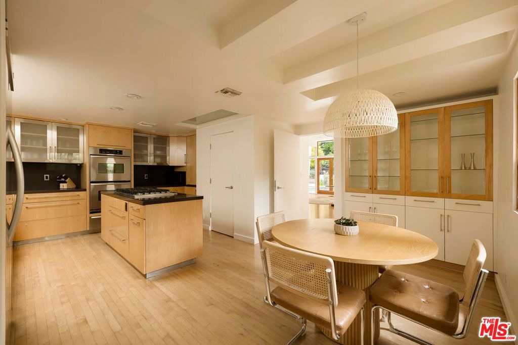Single Family Residence for sale at 3600 Mandeville Canyon Road, Los Angeles, CA featuring 4 beds and 5 baths