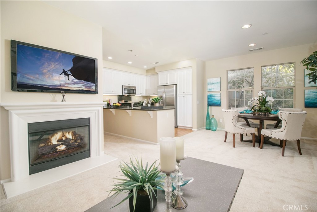 Residential Lease for rent at 150 Full Moon, Irvine CA featuring 1 bed and 2 baths