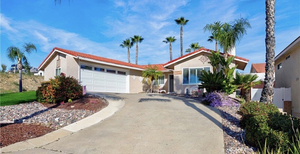 Residential Lease for rent at 30820 Early Round, Canyon Lake CA featuring 3 beds and 2 baths