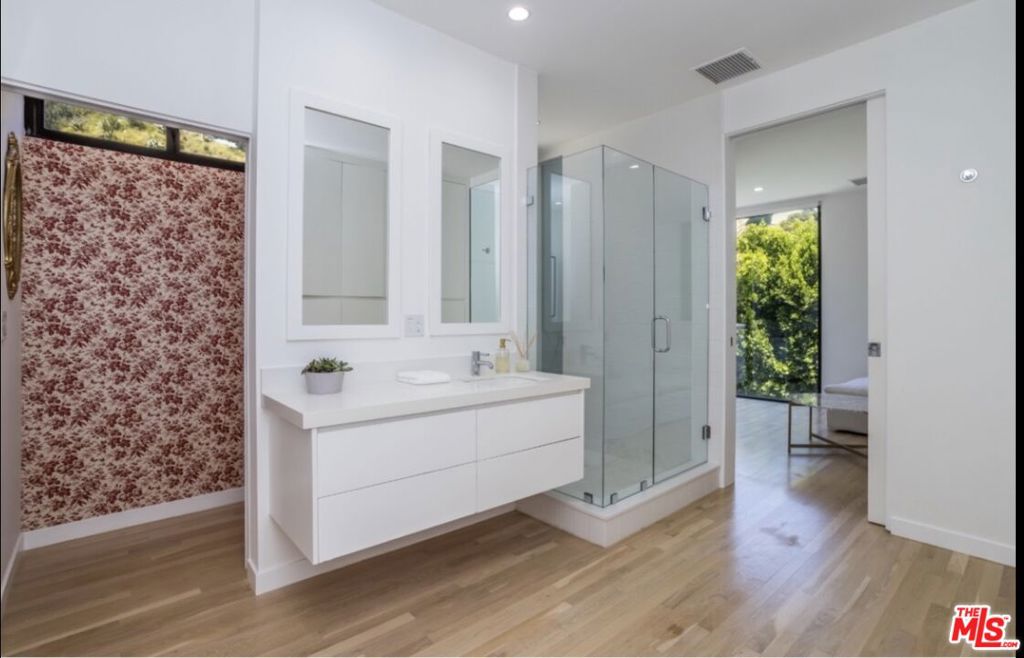 Residential Lease for rent at 8516 Franklin Avenue, Los Angeles CA featuring 3 beds and 4 baths