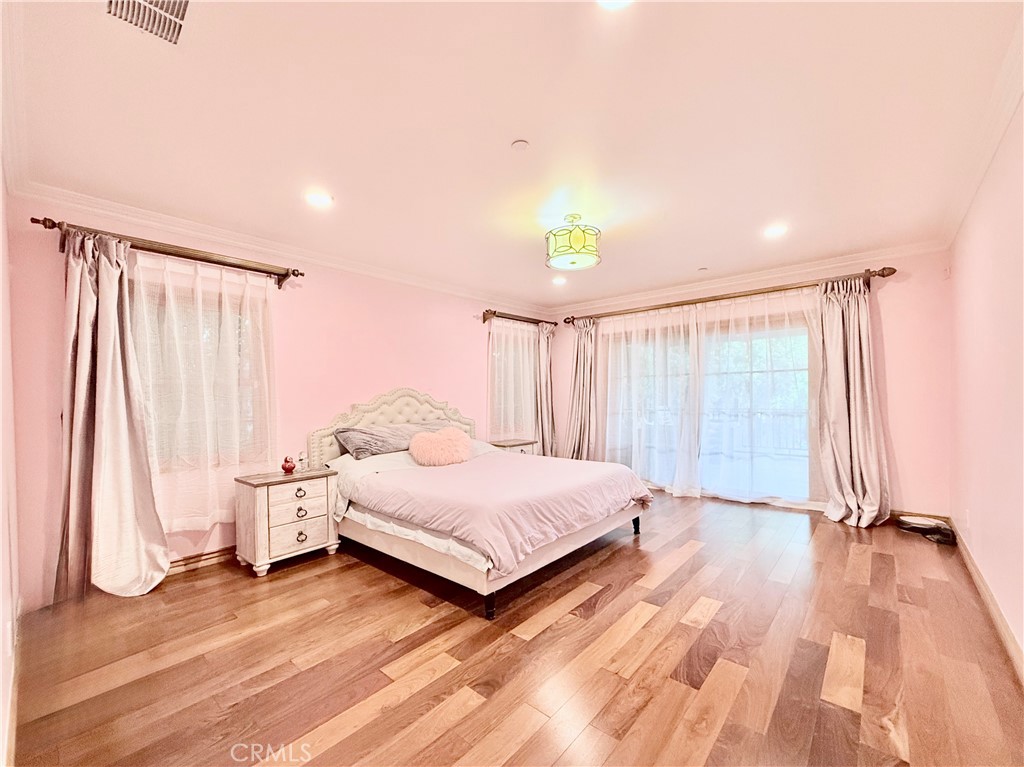 Residential Lease for rent at 1735 Chelsea Road 1, San Marino CA featuring 1 bed and 1 bath
