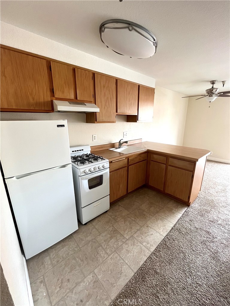 Residential Lease for rent at 147 Avenida Serra 203, San Clemente CA featuring 1 bed and 1 bath