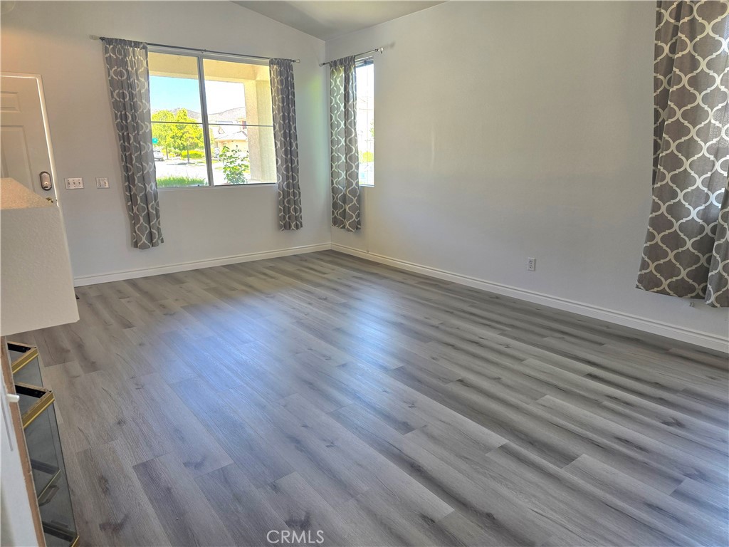 Residential Lease for rent at 24799 Oakhurst Court, Murrieta CA featuring 3 beds and 3 baths