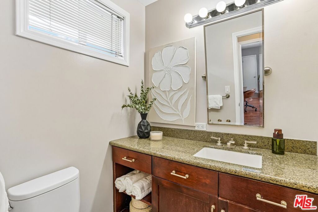 Residential for sale at 2002 4th Street 208, Santa Monica CA featuring 1 bed and 1 bath