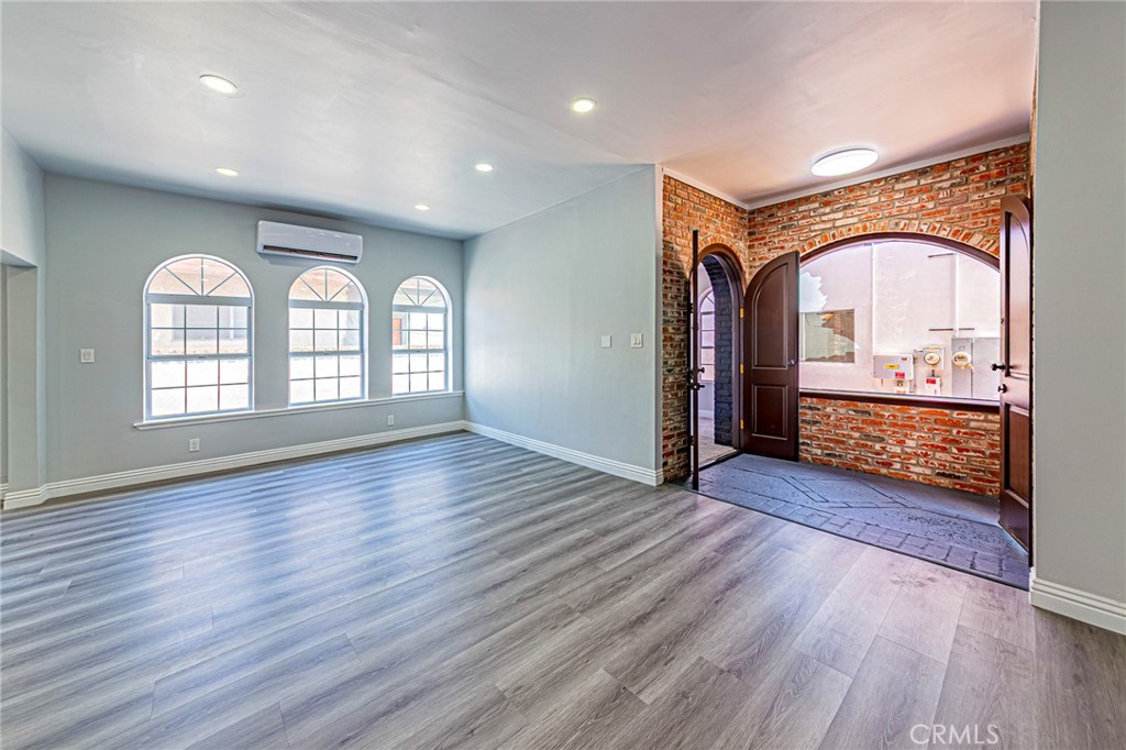 Single Family Residence for sale at 5334 S Victoria, Los Angeles, CA featuring 6 beds and 3 baths