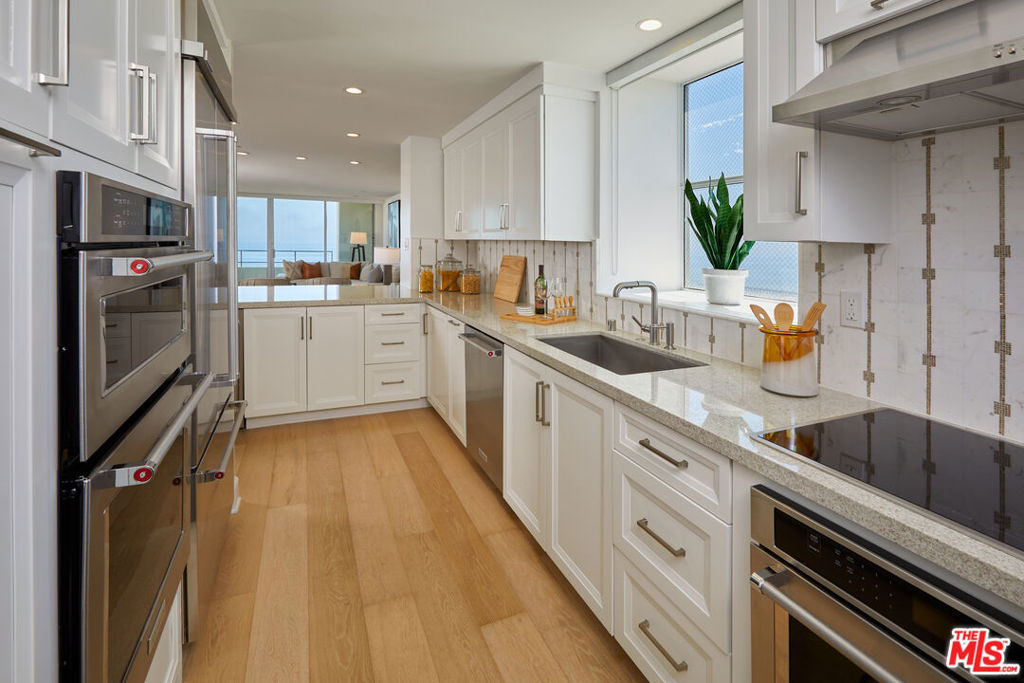 Residential Lease for rent at 1221 W OCEAN Avenue 1501, Santa Monica CA featuring 2 beds and 2 baths