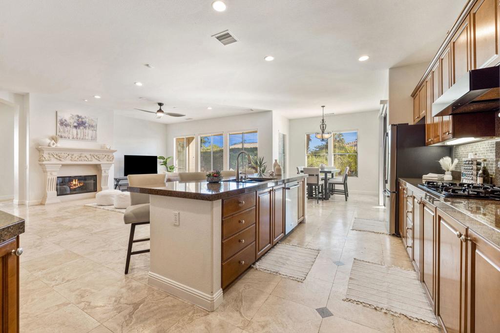 Residential Lease for rent at 49460 Rancho San Francisquito, La Quinta CA featuring 4 beds and 5 baths