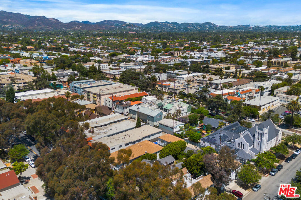 Residential Income for sale at 947 7th Street, Santa Monica CA featuring 10 beds and 8 baths