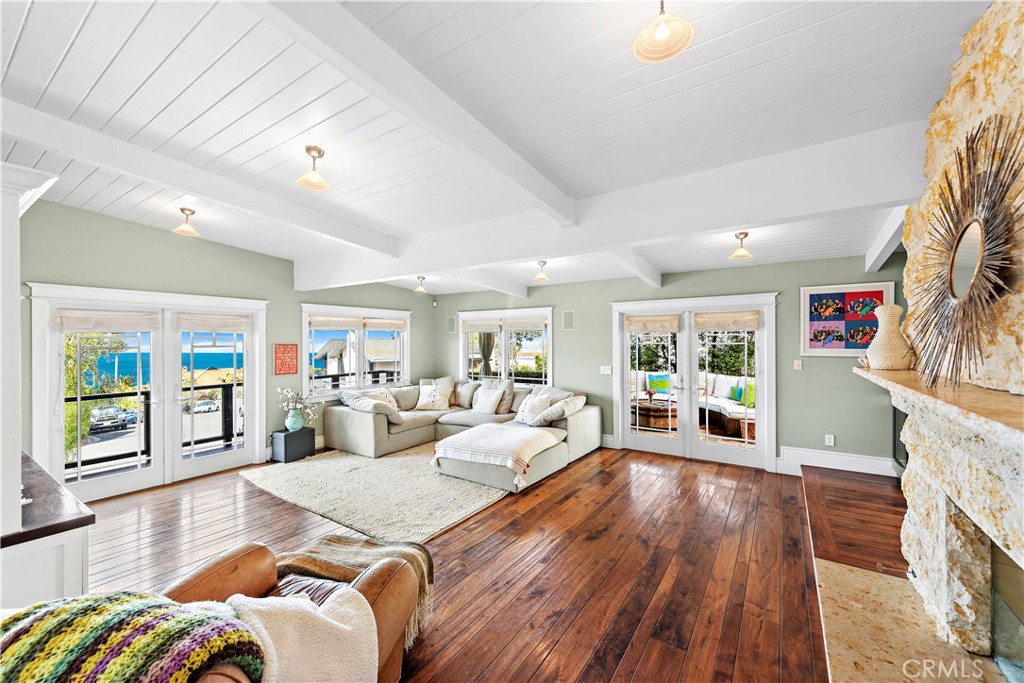 Residential Lease for rent at 2830 Chateau, Laguna Beach CA featuring 4 beds and 4 baths