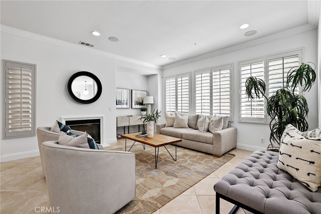 Residential Lease for rent at 21 Bellevue, Irvine CA featuring 3 beds and 3 baths
