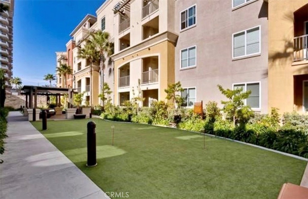 Residential Lease for rent at 2106 Scholarship, Irvine CA featuring 1 bed and 1 bath