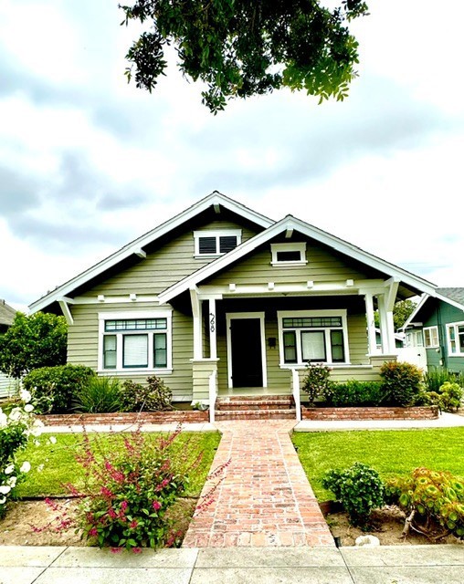 Residential Lease for rent at 368 S Shaffer, Orange CA featuring 4 beds and 2 baths