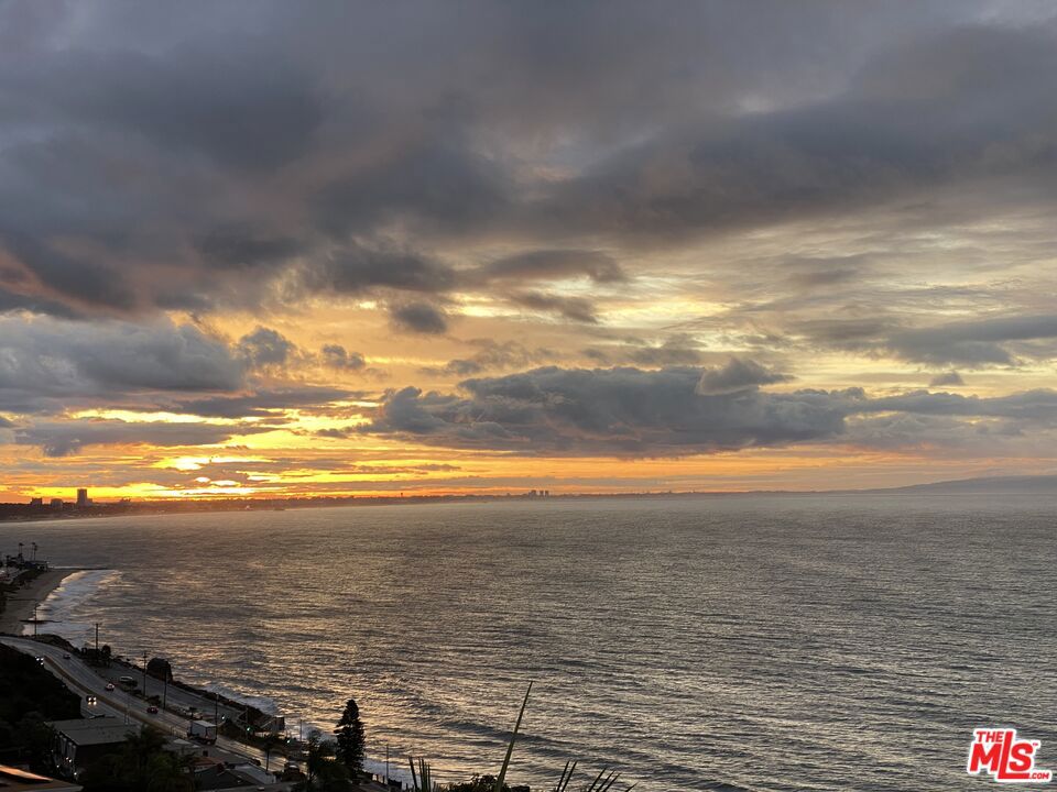 Residential Lease for rent at 18139 Coastline Drive 3, Malibu CA featuring 2 beds and 2 baths