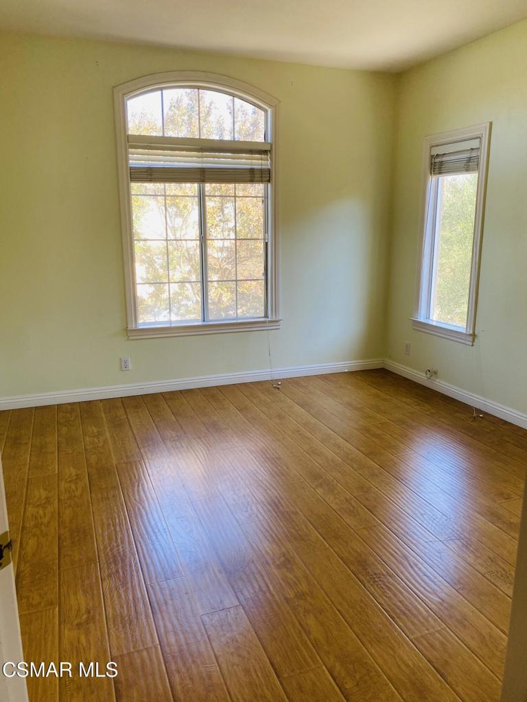 Residential Lease for rent at 1690 Tanglebush Lane 120, Simi Valley CA featuring 3 beds and 3 baths