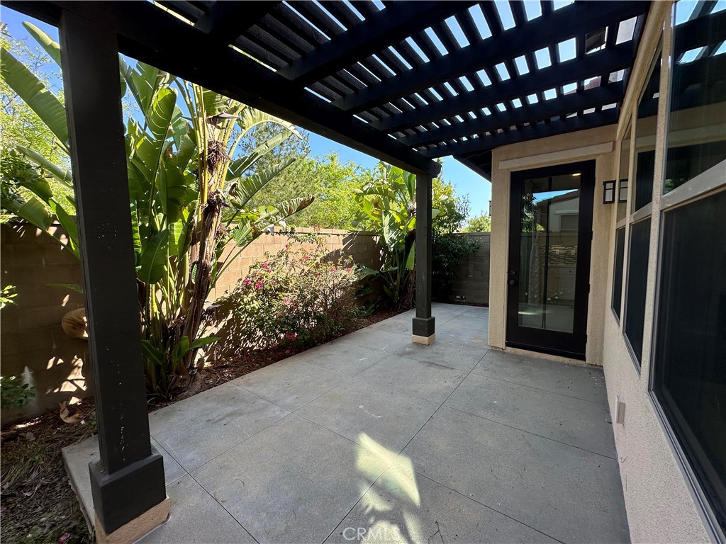 Residential Lease for rent at 144 Full Sun, Irvine CA featuring 3 beds and 3 baths