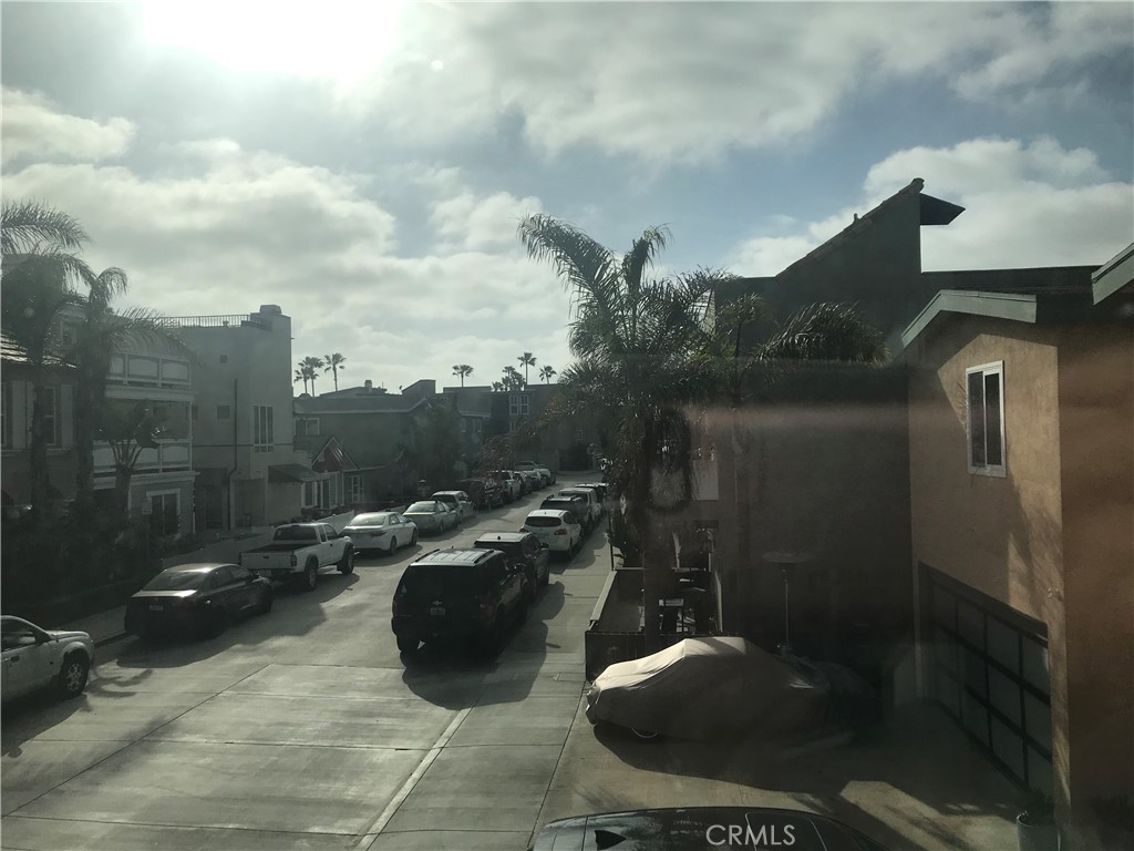 Residential Lease for rent at 111 19th Street, Newport Beach CA featuring 3 beds and 2 baths