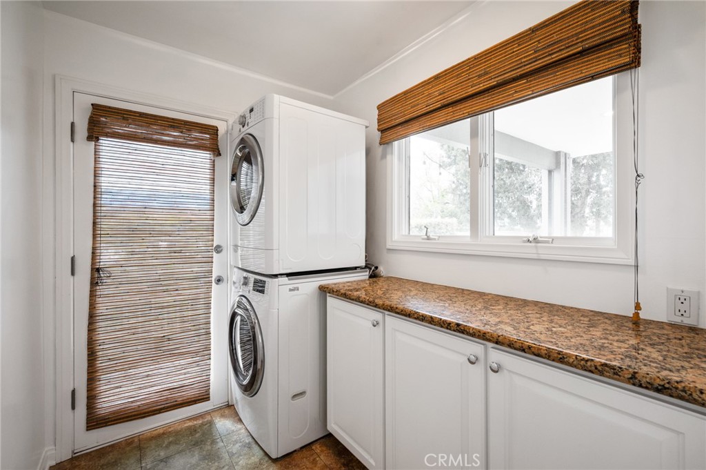 Residential Lease for rent at 623 14th, Manhattan Beach CA featuring 4 beds and 4 baths