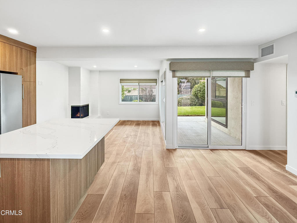 Residential Lease for rent at 61 C Redwood Avenue, Ventura CA featuring 2 beds and 1 bath