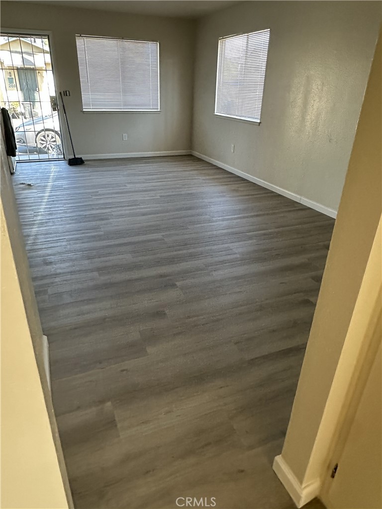 Residential Lease for rent at 295 South Avenue, Turlock, Stanislaus County CA featuring 2 beds and 1 bath