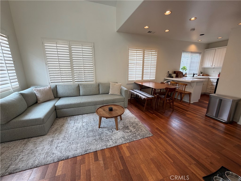Residential Lease for rent at 65 Danbury, Irvine CA featuring 2 beds and 3 baths