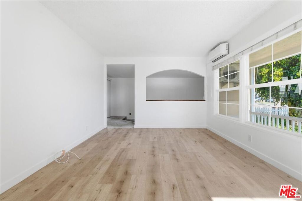 Residential Lease for rent at 2513 190Th Street B, Redondo Beach, Los Angeles County CA featuring 3 beds and 2 baths