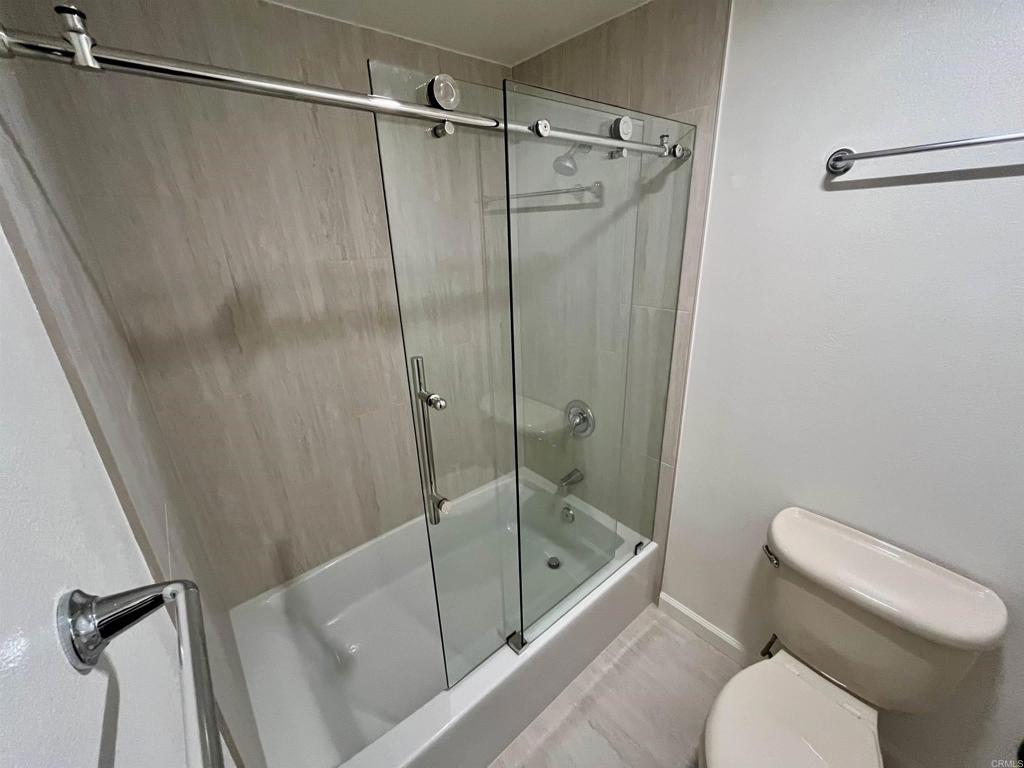 Residential Lease for rent at 3990 Nobel Drive 204, San Diego CA featuring 1 bed and 1 bath