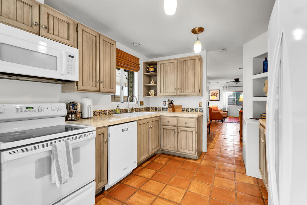Residential Lease for rent at 52420 Avenida Juarez, La Quinta CA featuring 3 beds and 2 baths