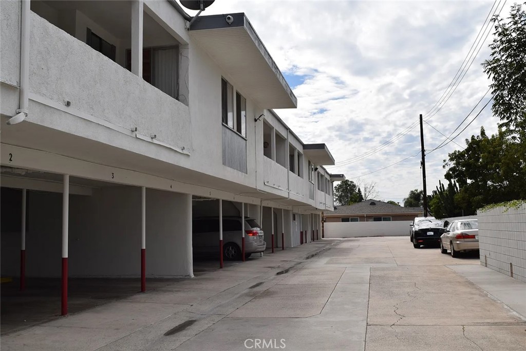 Residential Lease for rent at 1148 W Civic Center 12, Santa Ana CA featuring 2 beds and 1 bath