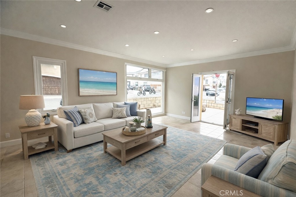 Residential Lease for rent at 4510 A Seashore Drive, Newport Beach CA featuring 2 beds and 2 baths