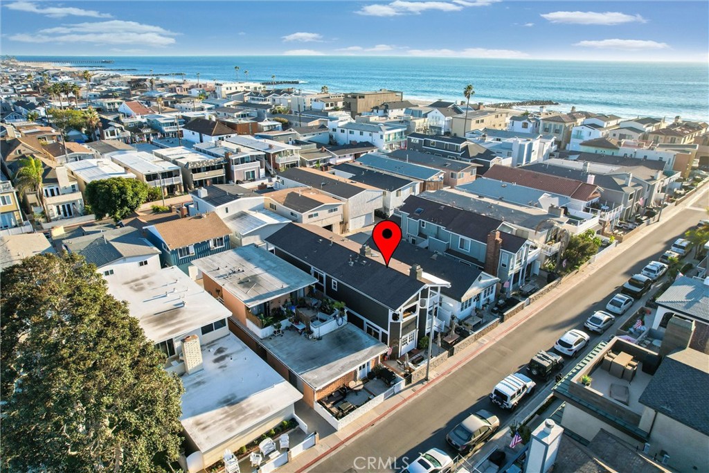 Residential Lease for rent at 128 46th A, Newport Beach CA featuring 2 beds and 2 baths