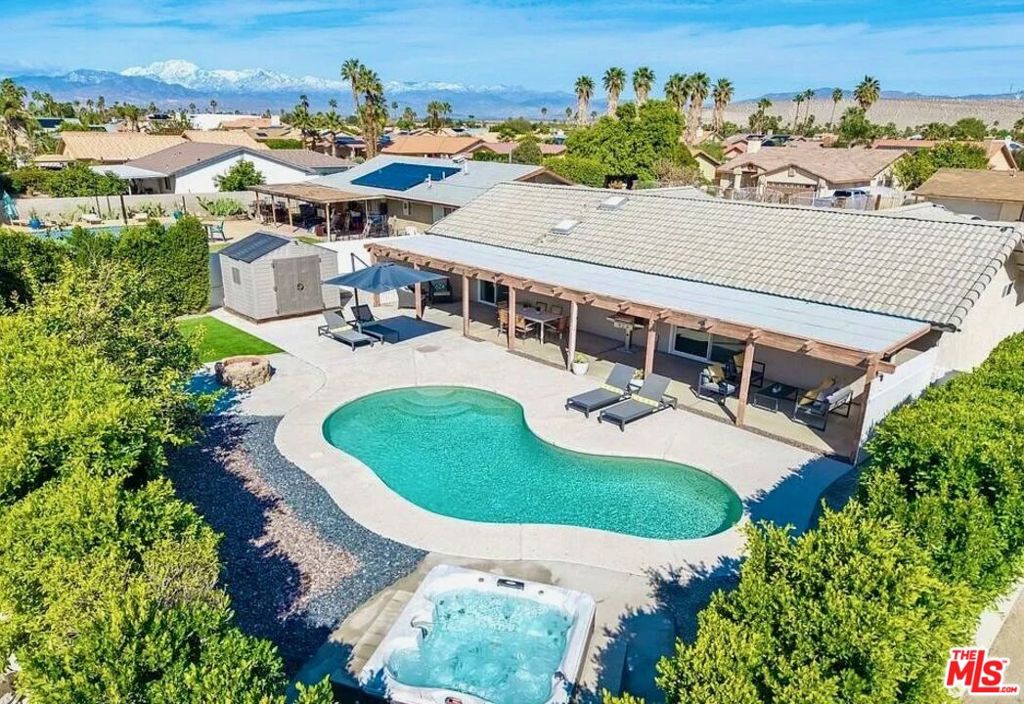 Residential Lease for rent at 68325 Peladora Road, Cathedral City CA featuring 3 beds and 2 baths