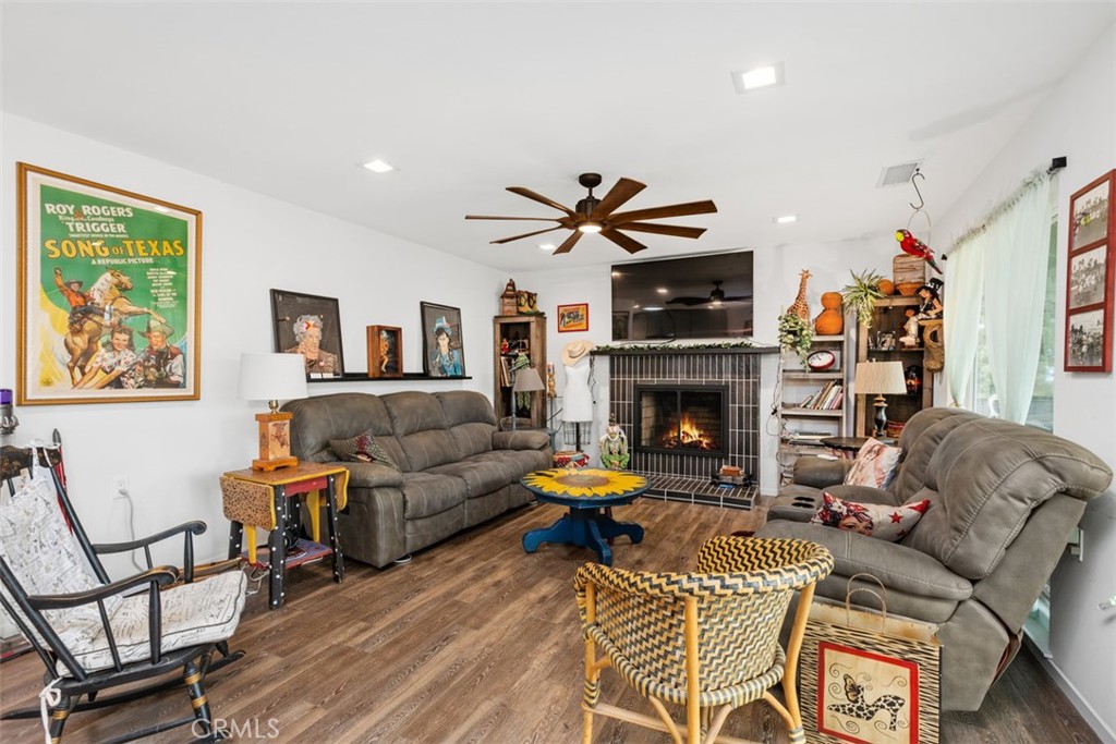 Residential Lease for rent at 2269 Via Puerta N, Laguna Woods CA featuring 2 beds and 2 baths