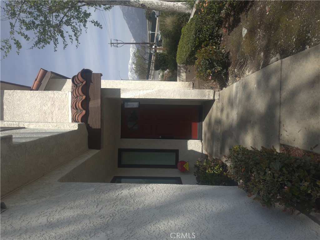 Residential Lease for rent at 897 Wabash Court, Claremont CA featuring 3 beds and 3 baths