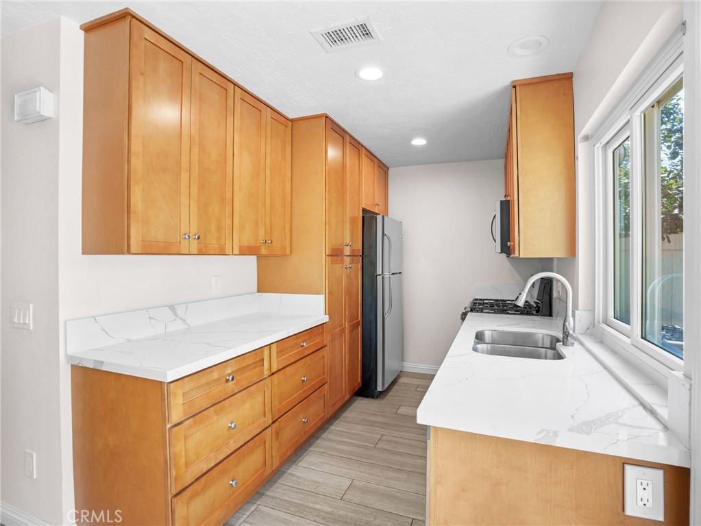 Residential Lease for rent at 2745 Tropicana Drive, Riverside CA featuring 3 beds and 2 baths