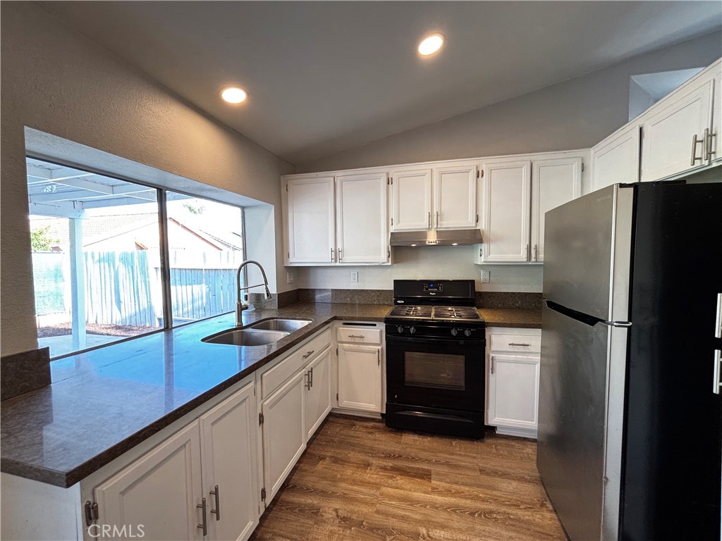 Residential Lease for rent at 14890 Lavender, Moreno Valley CA featuring 2 beds and 1 bath