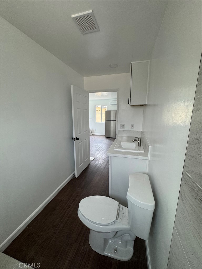 Residential Lease for rent at 7032 1/4 Bonnie Vale Pl, Pico Rivera CA featuring 2 beds and 1 bath