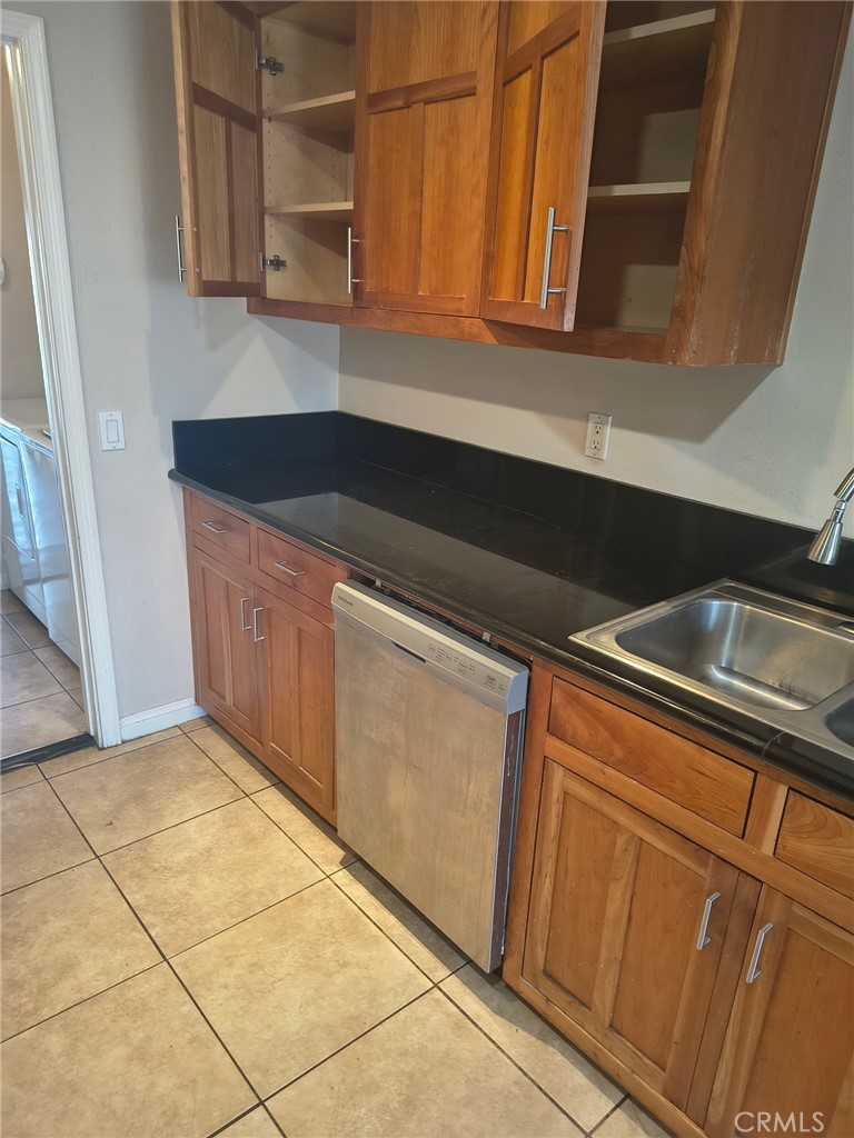 Residential Lease for rent at 9775 El Paseo, Rancho Cucamonga CA featuring 2 beds and 3 baths
