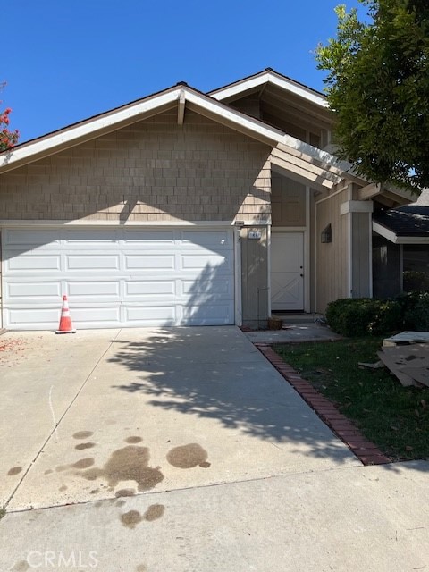 Residential Lease for rent at 46 Plymouth, Irvine CA featuring 3 beds and 2 baths