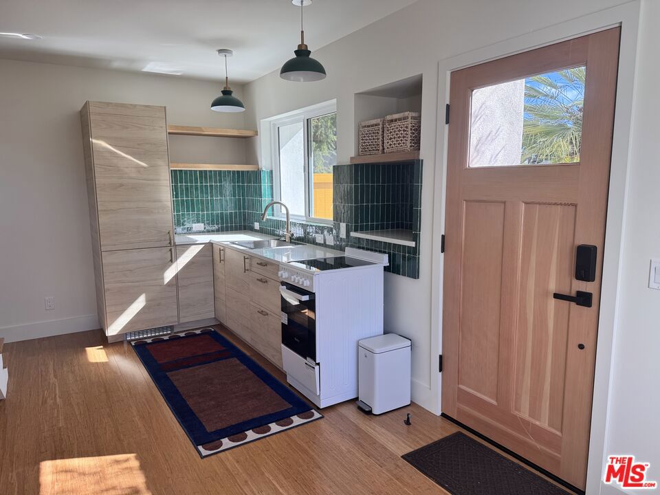 Residential Lease for rent at 5022 E Mountain View Drive, San Diego CA featuring 1 bed and 1 bath