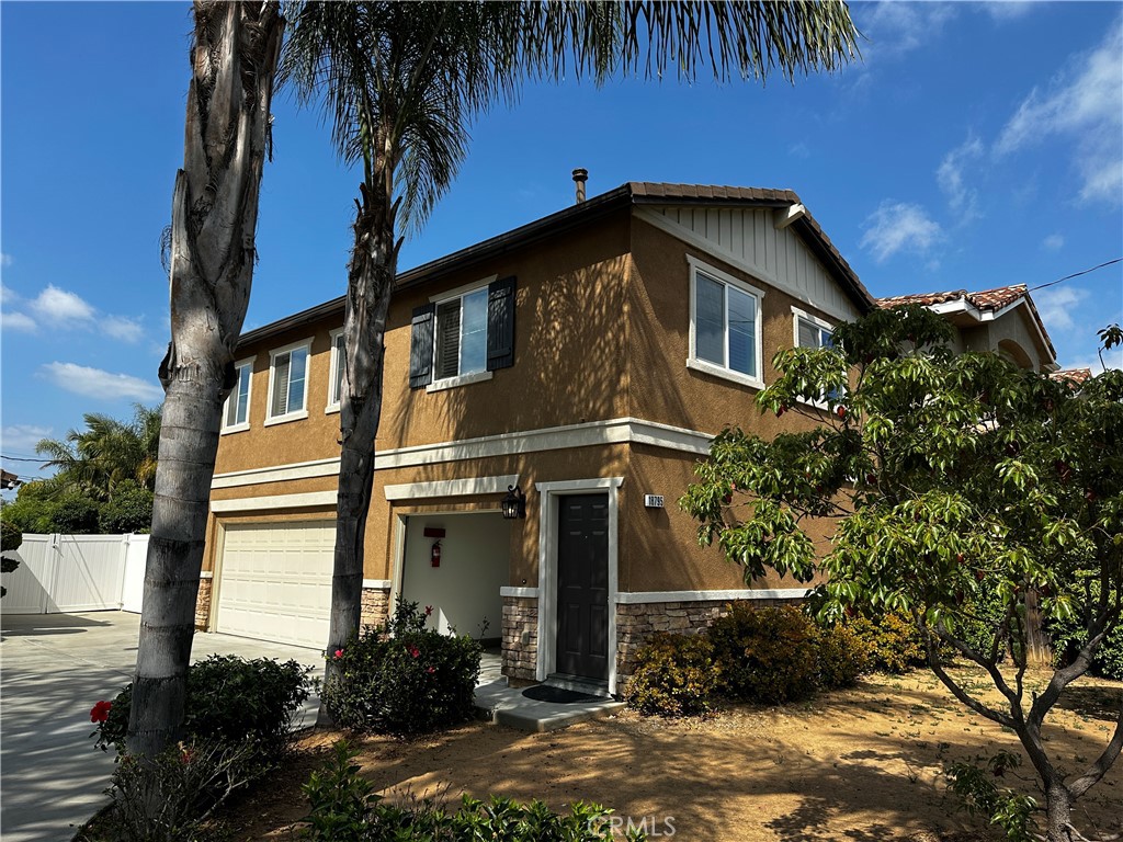Residential Lease for rent at 18795 Vanderlip Avenue, Santa Ana CA featuring 1 bed and 1 bath